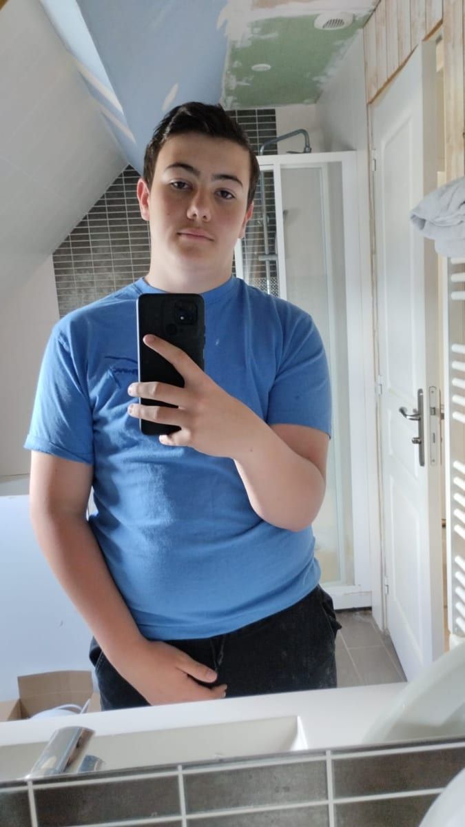 Profil de Airon, 25 ans, Site rencontres gay à Verdasio (Tessin)