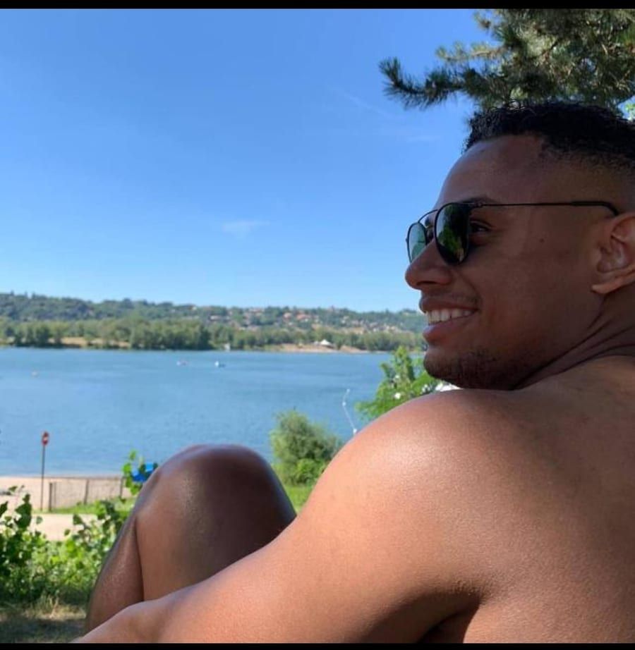 Dmitri - Site rencontres gay à Aefligen Profil de Dmitri, 29 ans, Site rencontres gay à Aefligen (Berne)