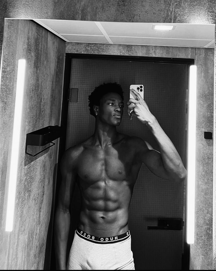Profil de Wielfried, 27 ans, Site rencontres gay à Vernate (Tessin)
