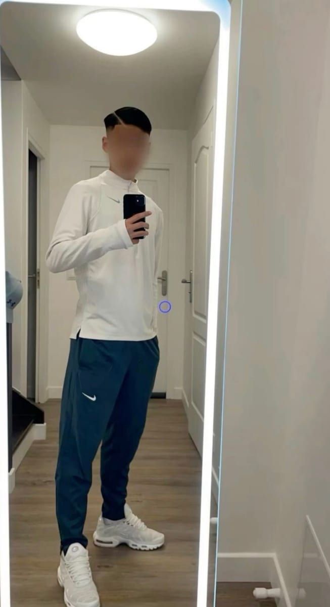 Profil de Guyllaume, 24 ans, Site rencontres gay à Ennetbürgen (Nidwald)