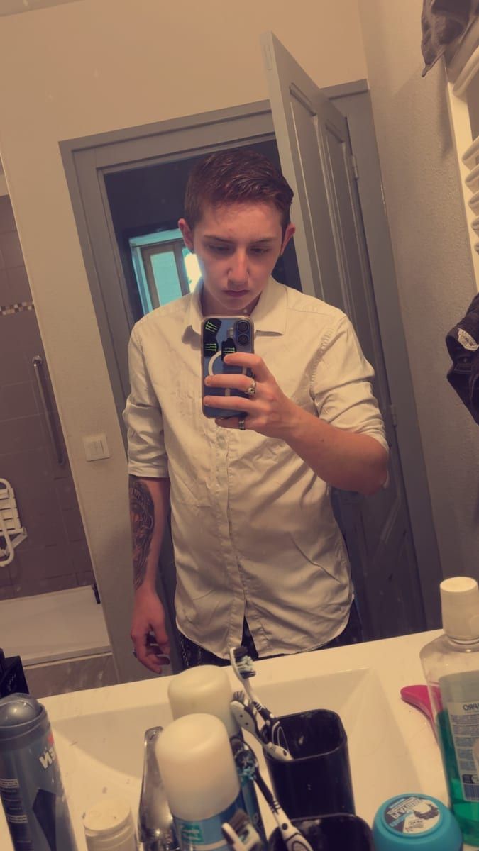 Profil de Housine, 28 ans, Site rencontres gay à Beckenried (Nidwald)