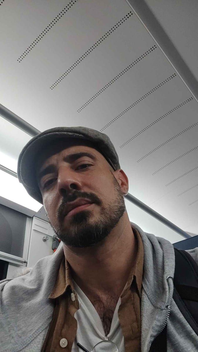 Francesco - Site rencontres gay à Bollion Profil de Francesco, 37 ans, Site rencontres gay à Bollion (Fribourg)