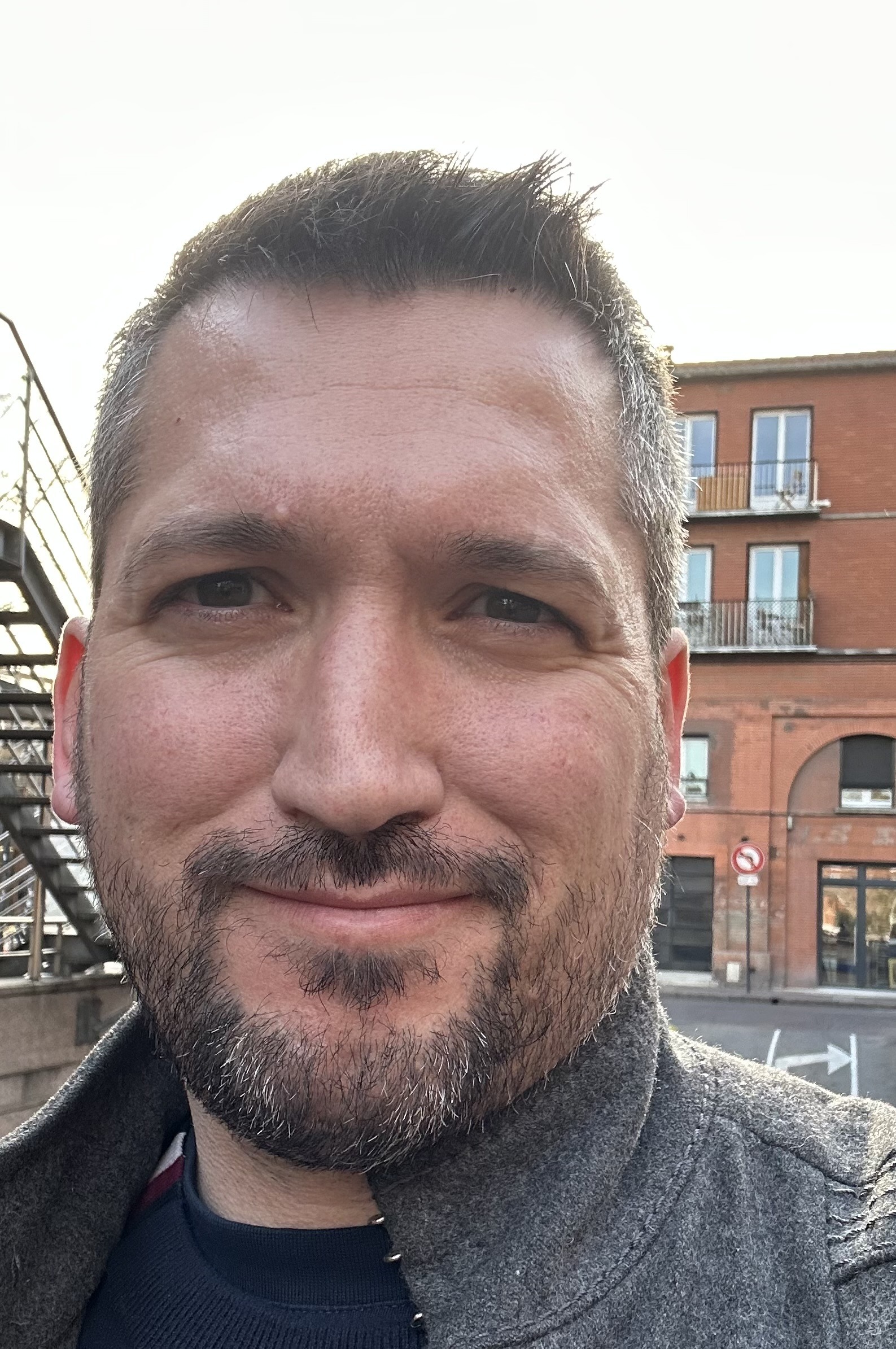 Sofien - Site rencontres gay à Bister Profil de Sofien, 45 ans, Site rencontres gay à Bister (Valais)