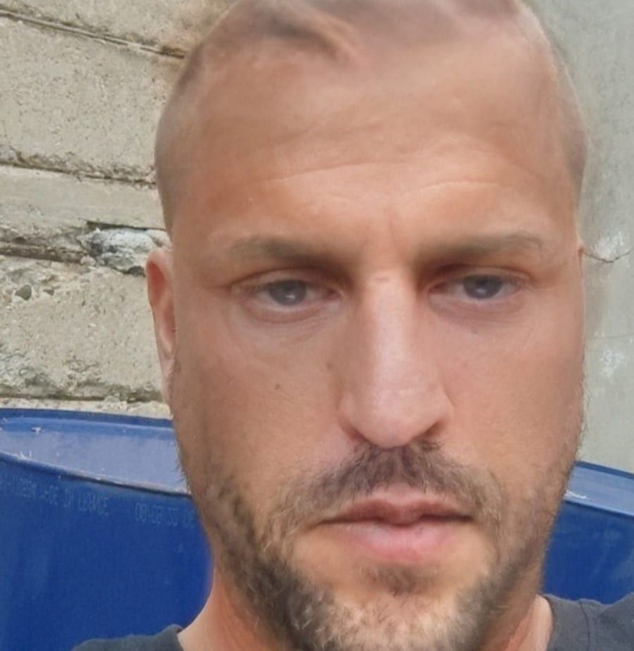 Profil de Inza, 36 ans, Site rencontres gay à Villarbeney (Fribourg)