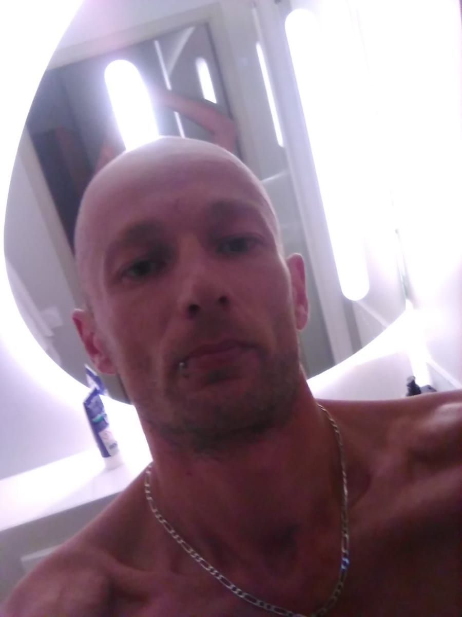 Téo - Site rencontres gay à Unterschächen Profil de Téo, 36 ans, Site rencontres gay à Unterschächen (Uri)
