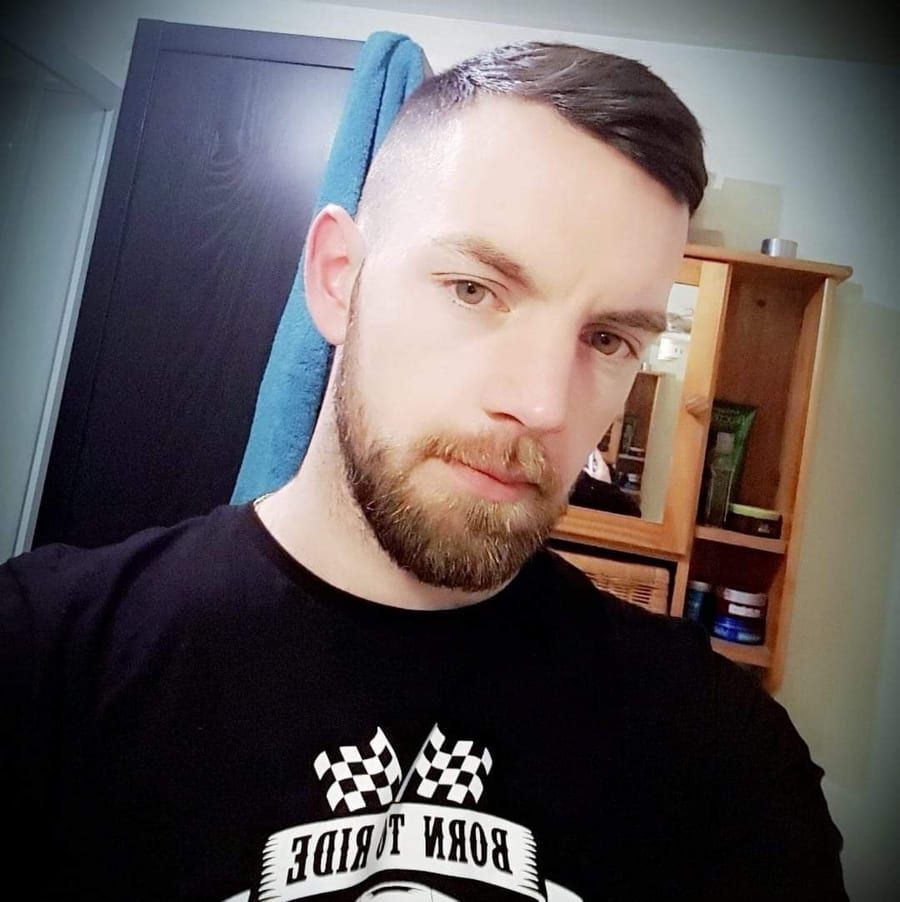 Iliasse - Site rencontres gay à Cimadera Profil de Iliasse, 41 ans, Site rencontres gay à Cimadera (Tessin)