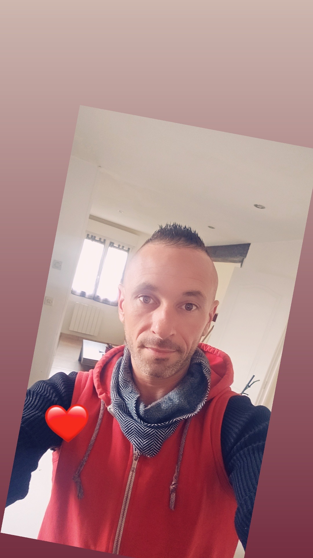 Profil de Naoufal, 26 ans, Site rencontres gay à Travers (Neuchâtel)