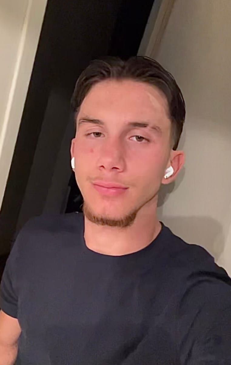 Profil de Aimen, 38 ans, Site rencontres gay à Vallorbe (Vaud)