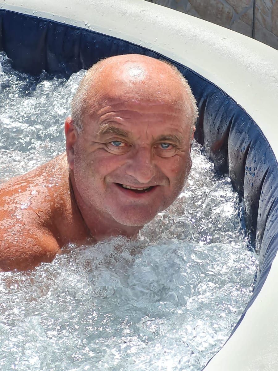 Hotman - Site rencontres gay à Castro Profil de Hotman, 43 ans, Site rencontres gay à Castro (Tessin)