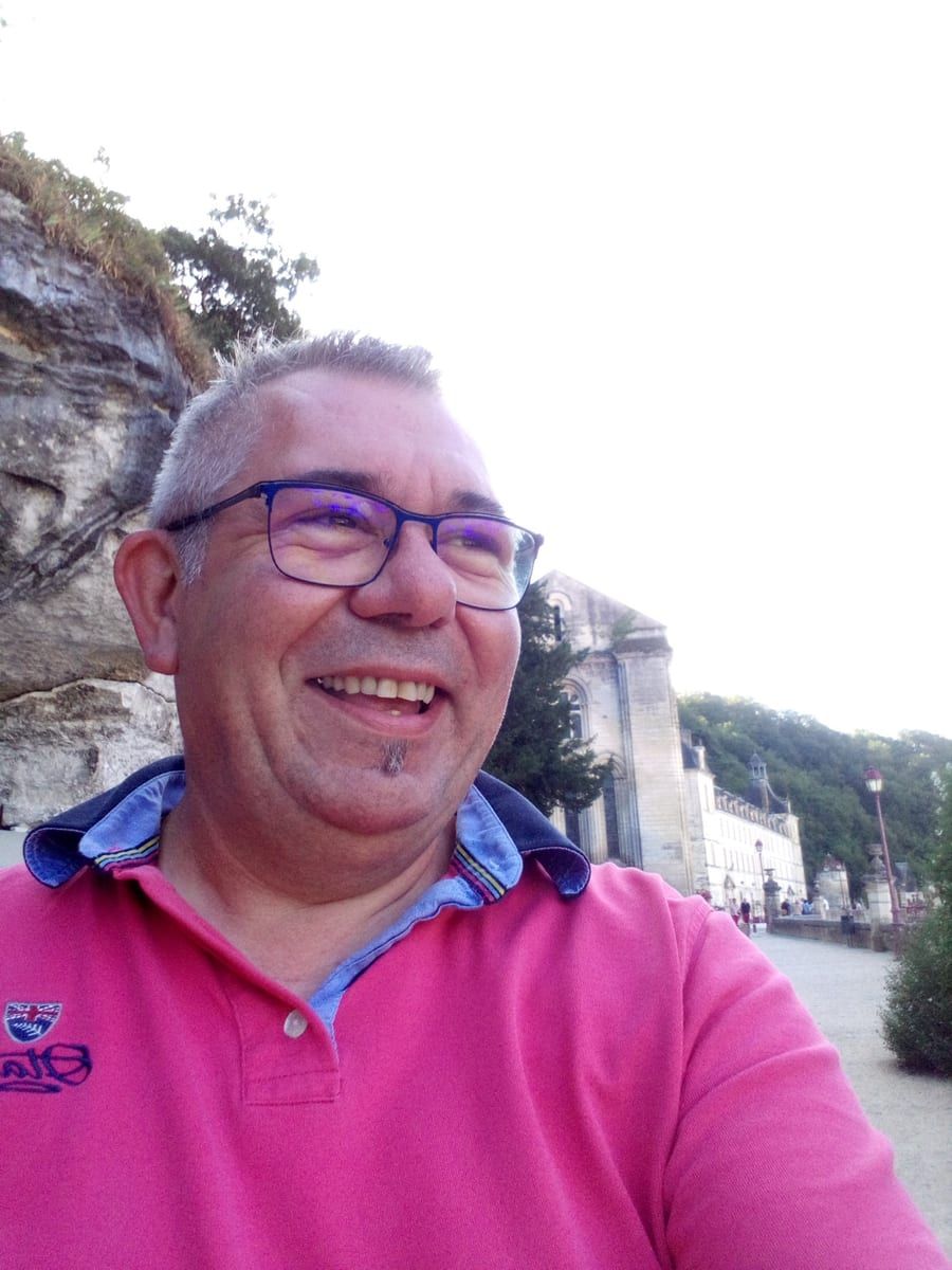 Serhat - Site rencontres gay à Verscio Profil de Serhat, 45 ans, Site rencontres gay à Verscio (Tessin)