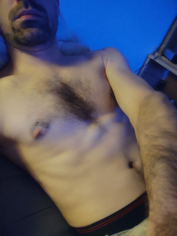 Profil de Ayham, 23 ans, Site rencontres gay à Engi (Glaris)