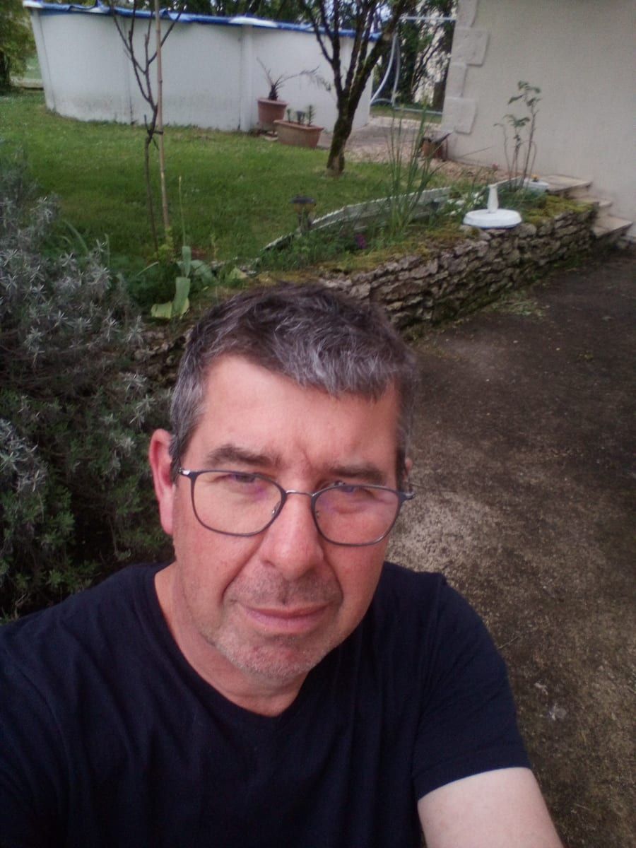 Profil de Dominique, 29 ans, Site rencontres gay à Vermes (Jura)