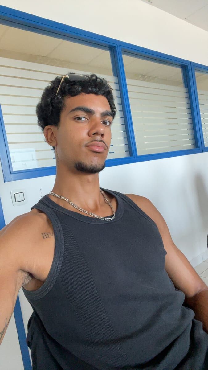 Kemo - Site rencontres gay à Urnerboden Profil de Kemo, 29 ans, Site rencontres gay à Urnerboden (Uri)