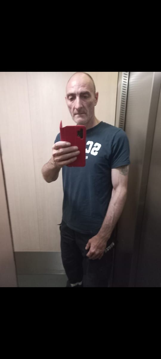 Profil de Ezzedine, 24 ans, Site rencontres gay à Appenzell Eggerstanden (Appenzell Rhodes-Intérieures)