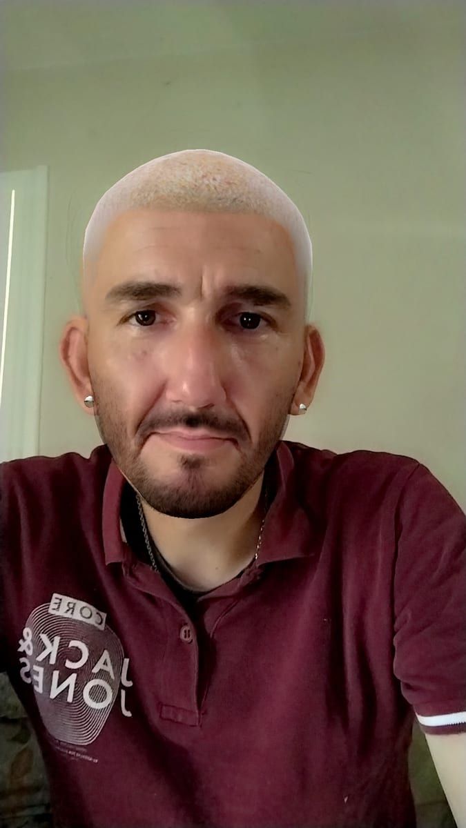 Profil de Gustin, 30 ans, Site rencontres gay à Waldstatt (Appenzell Rhodes-Extérieures)