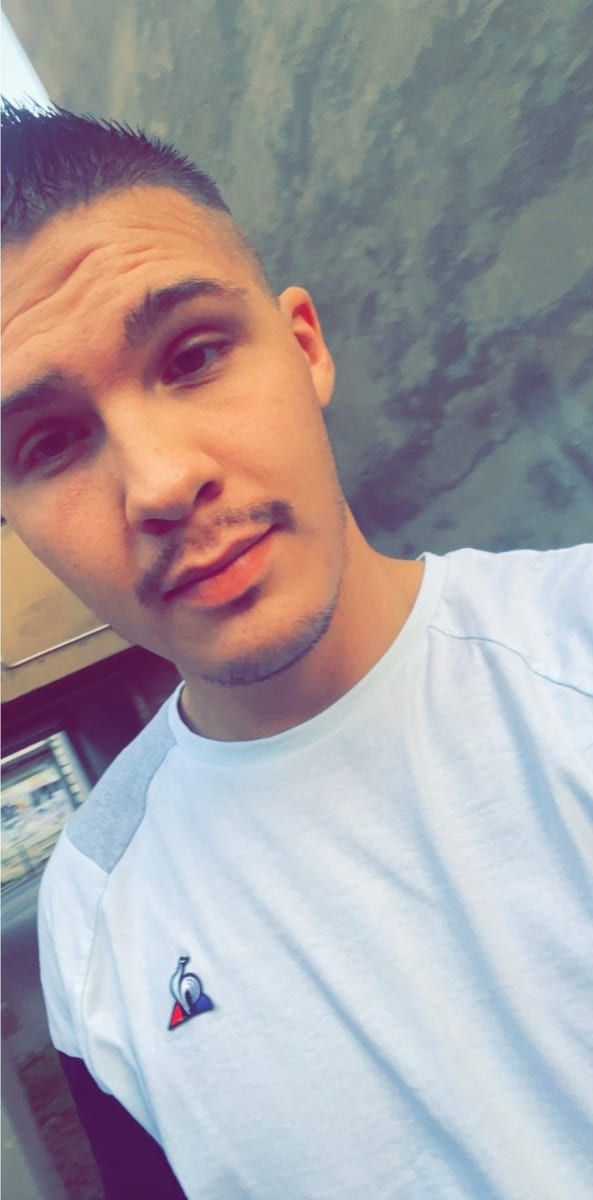 Profil de Jonathan, 23 ans, Site rencontres gay à Unterentfelden (Argovie)