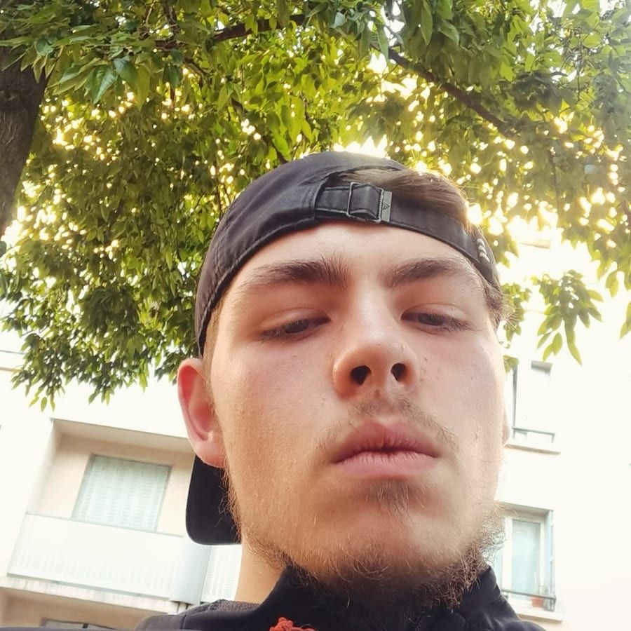 Profil de Tanguy, 28 ans, Site rencontres gay à Vandoeuvres (Genève)